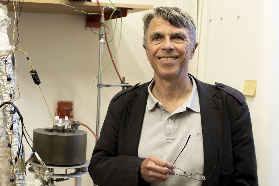 Associate Professor Macák has received the Rector's Award for 2024!